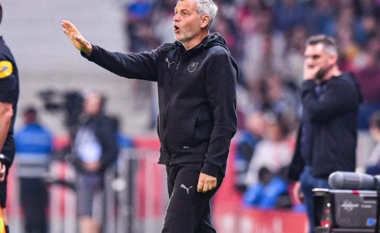 Illustration : "Mercato Rennes : Bruno Genesio évoque son avenir !"