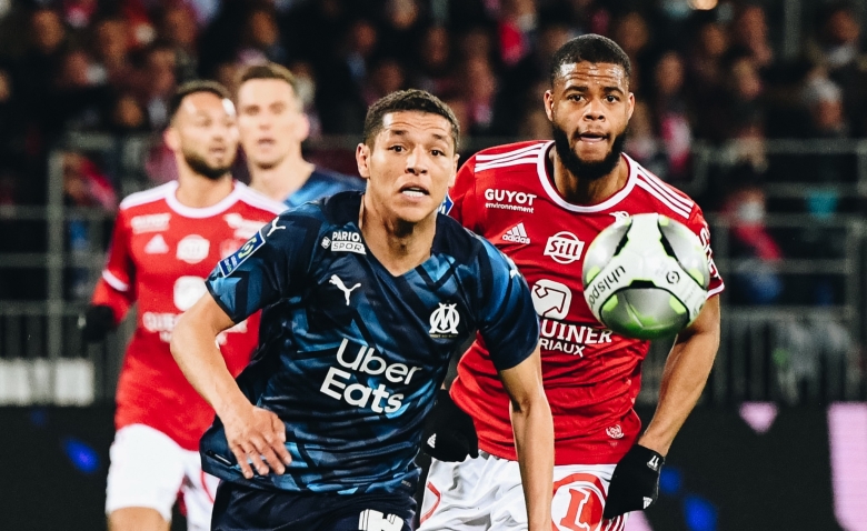 Illustration : "Mercato Auxerre : un joueur de Brest dans le viseur !"