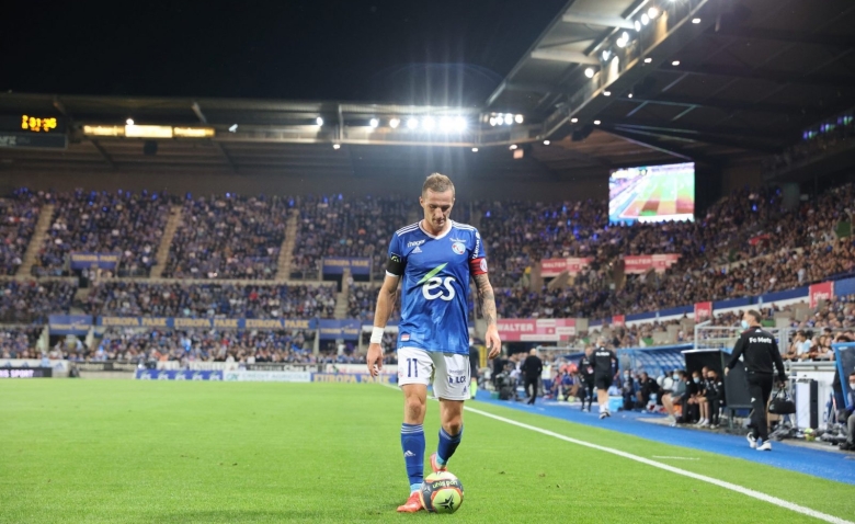 Illustration : "RC Strasbourg : le Top 5 des transferts les plus marquants"