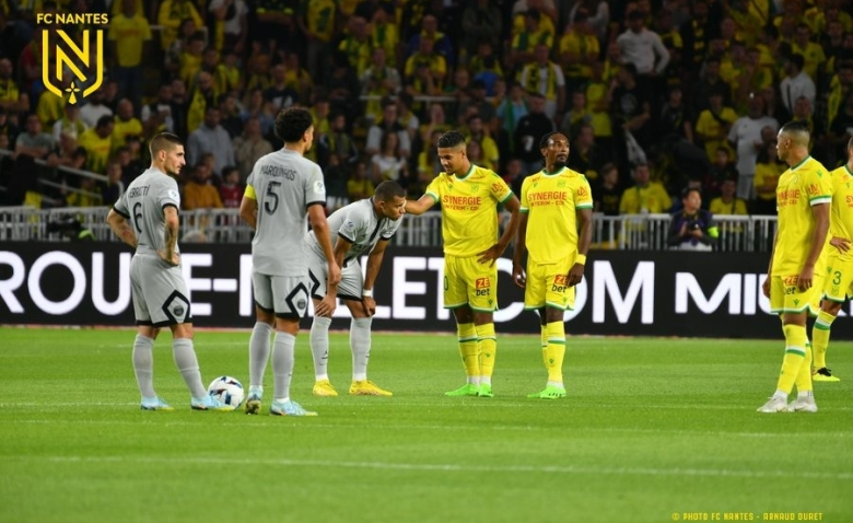 Illustration : "FC Nantes - PSG : Fabio sévèrement expulsé ?"