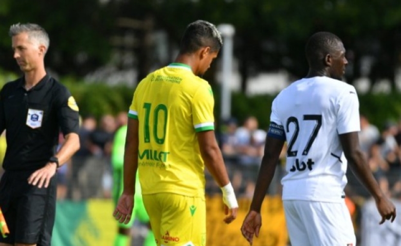 Illustration : "FC Nantes : Une sortie médiatique inquiétante après la défaite"