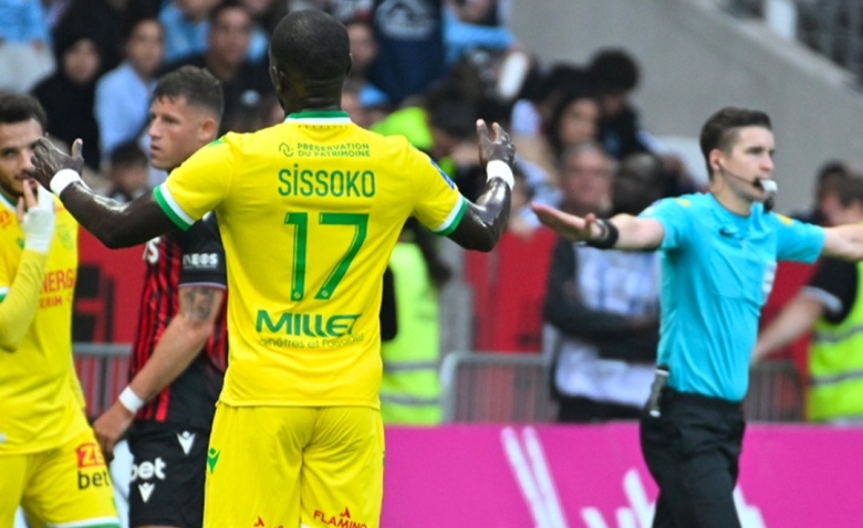 Illustration : "FC Nantes : Une déclaration frustrante pour les Canaris après Nice"