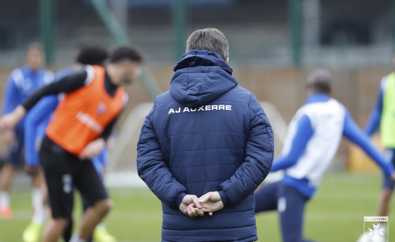 Illustration : "AJ Auxerre : Une image inquiétante en marge de la Coupe du Monde ?"
