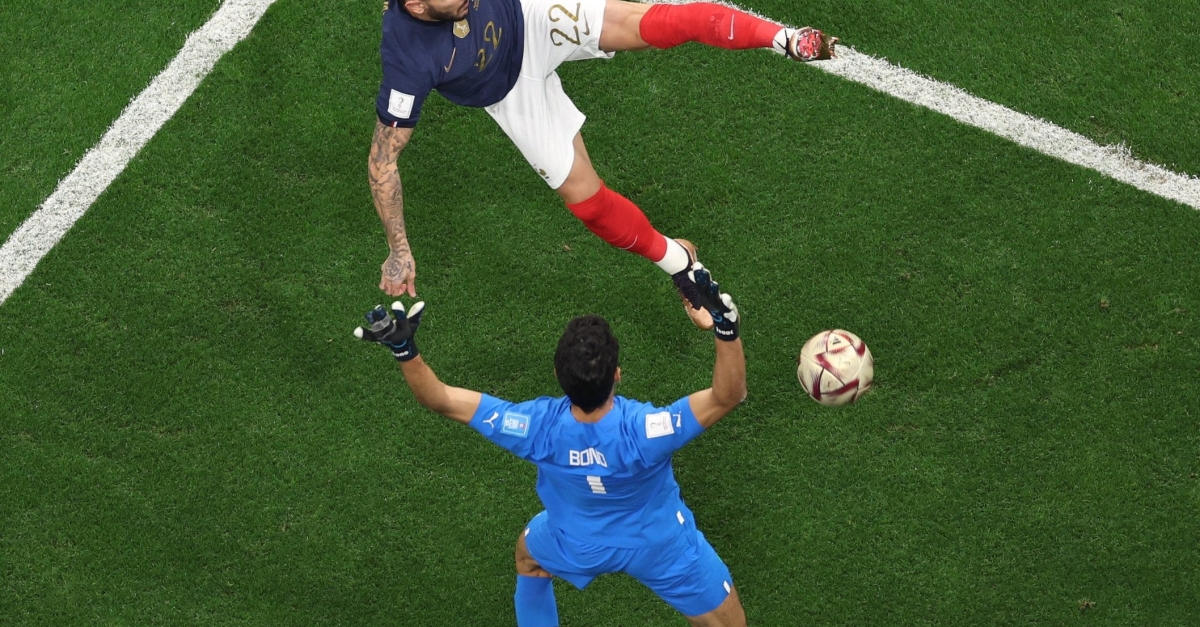 CdM 2022 : Vidéo : Le but très rapide de Théo Hernandez !