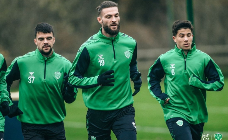 Illustration : "Mercato ASSE : un recrutement urgent pour les Verts"