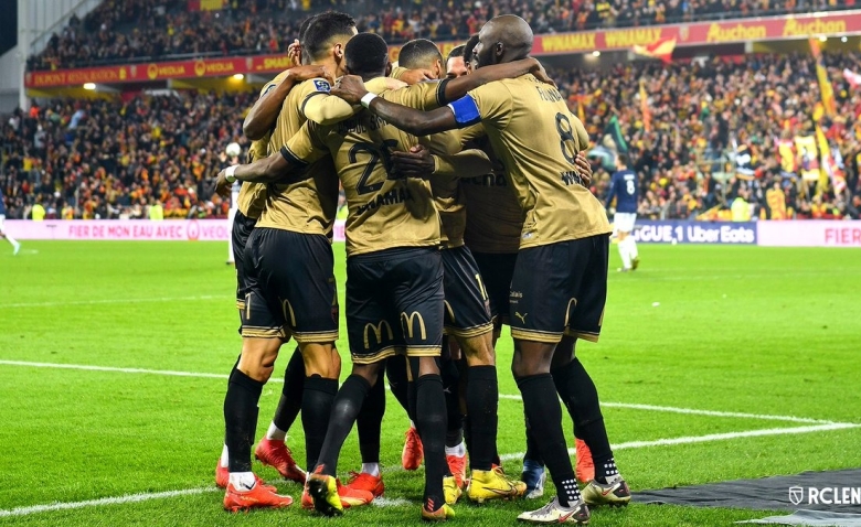 Illustration : "Mercato Lens : Une arrivée imminente pour bousculer la hiérarchie !"