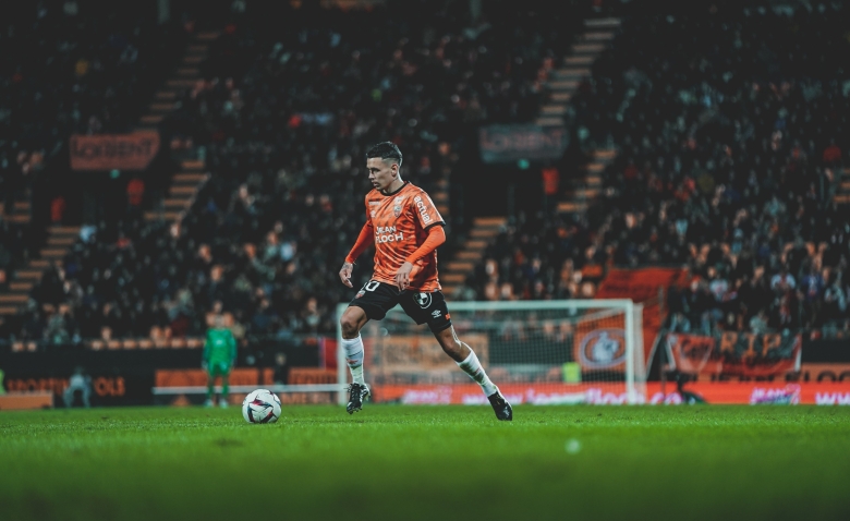 Illustration : "Mercato Lorient : Un départ majeur de plus en plus probable !"