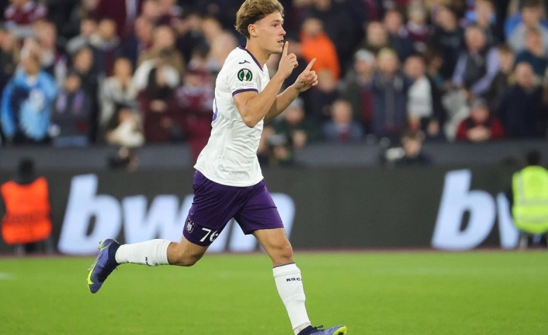 Illustration : "Mercato LOSC : Le club proche d'une recrue offensive prometteuse ! "