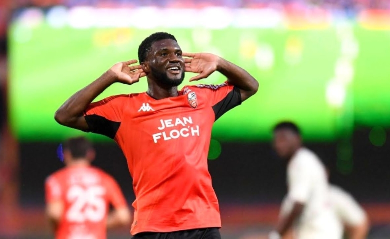 Illustration : "Mercato Lorient : Ça bouge en Premier League pour ce joueur !"