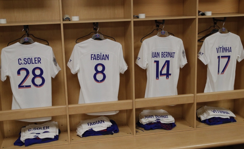 Illustration : "Mercato PSG : Un recrutement imminent au milieu de terrain !"