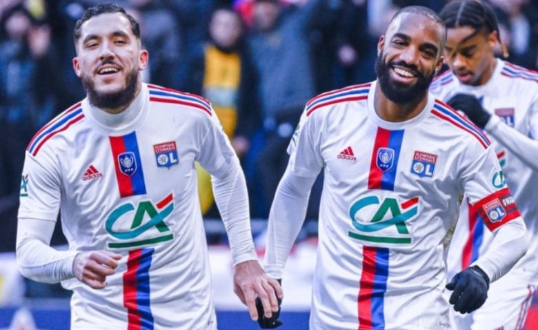 Illustration : "Coupe de France : Deux buts similaires permettent à Lyon de mener face à Chambéry !"