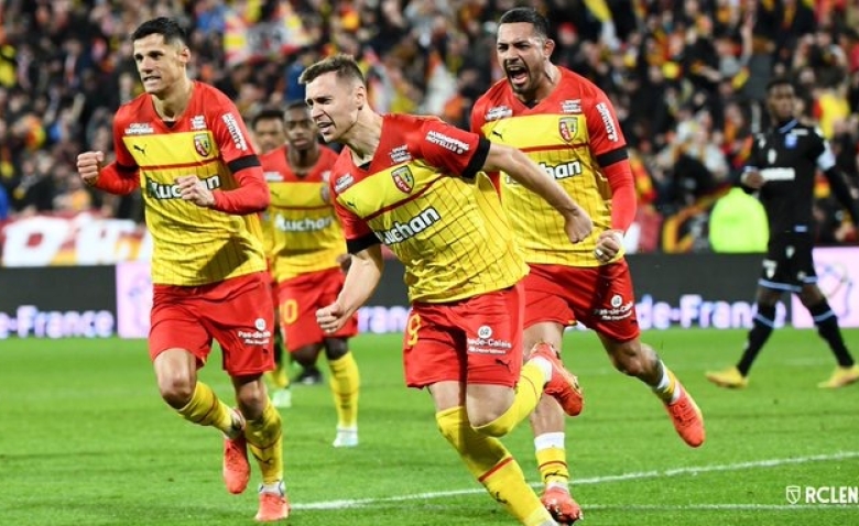 Illustration : "Mercato Lens : Nouveau contrat en vue dans l'effectif ! "