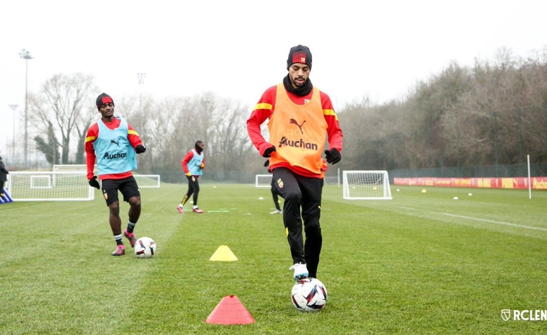 Illustration : "Mercato Lens : Un dossier déjà problématique pour le club"