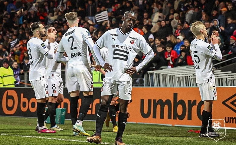 Illustration : "Mercato Rennes : Une nouvelle offre tombe pour un Rouge et Noir !"