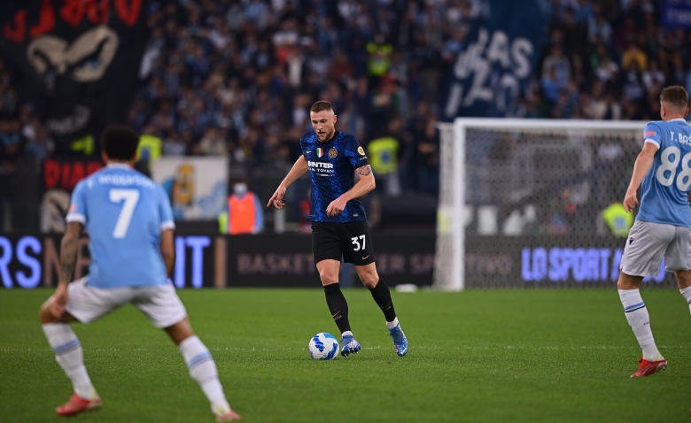 Illustration : "Mercato PSG : Une arrivée imminente grâce à une stratégie précise ! "