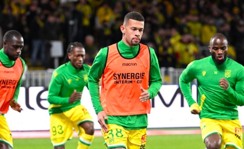 Illustration : "FC Nantes : Déjà des garanties défensives pour Kombouaré !"