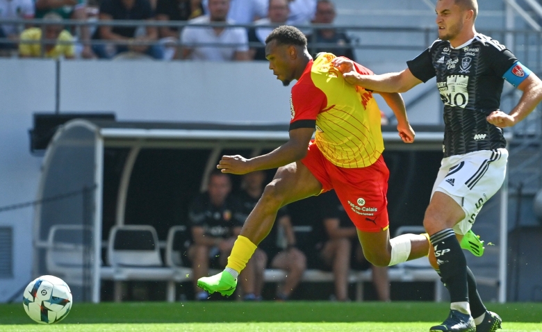 Illustration : "RC Lens : Les hommes de Franck Haise privés d’un penalty flagrant !"