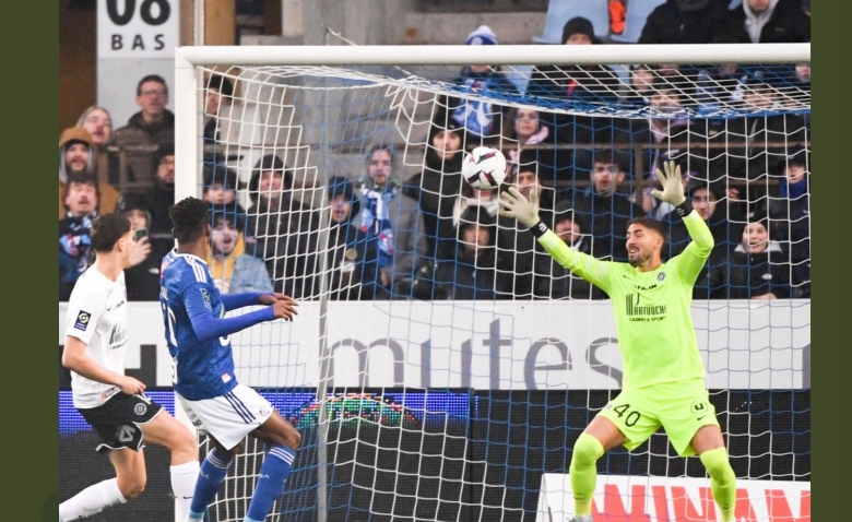 Illustration : "RC Strasbourg : Une prouesse réalisée face à Montpellier cette saison"