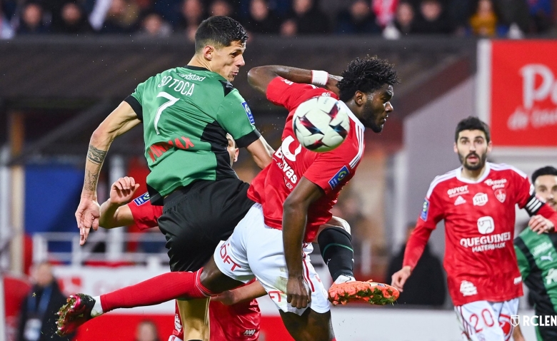 Illustration : "RC Lens : Le club frappe un grand coup contre l'arbitrage"