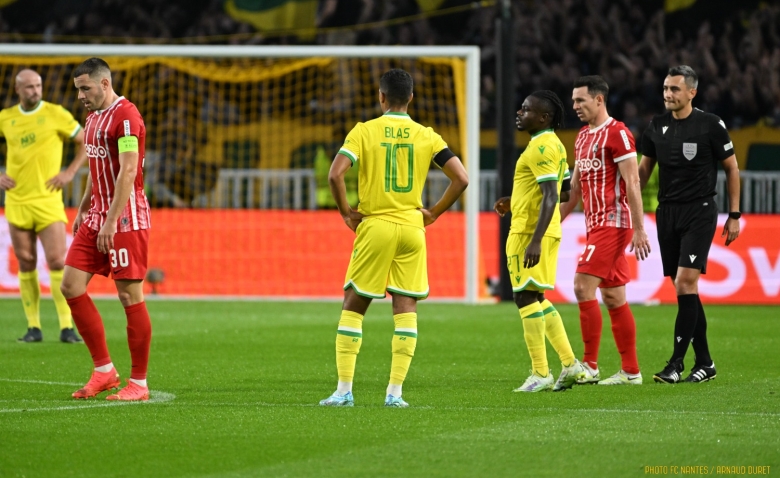 Illustration : "FC Nantes : Un Canari se distingue parmi les meilleurs joueurs d'Europe !"