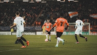 Illustration : "FC Lorient : Un penalty non-sifflé pénalise lourdement les Merlus !"