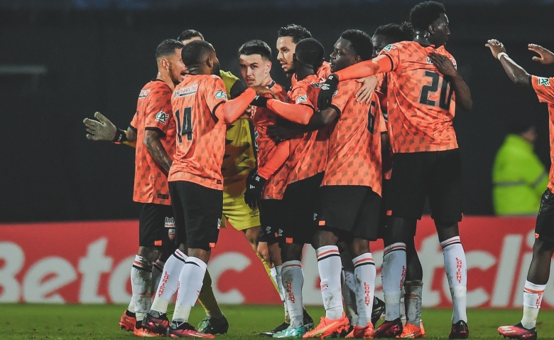 Illustration : "FC Lorient : Un motif de satisfaction pour Le Bris malgré la défaite face à Lens"