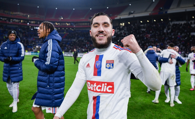 Illustration : "Mercato OL : Une rumeur de transfert relancée par un élément inattendu !"