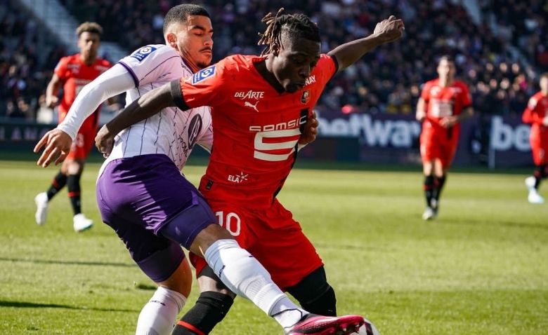 Illustration : "TFC-Rennes : Toulouse par K-O ! "