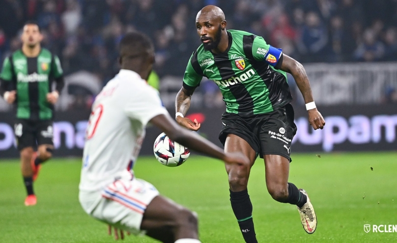 Illustration : "RC Lens : Un changement de taille dans le prochain onze ?"