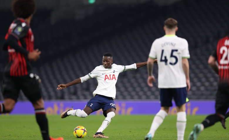 Illustration : "LdC : Un ancien pensionnaire de Ligue 1 proche de faire ses grands débuts face à Milan !"