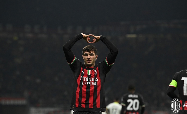 Illustration : "LdC : Une performance individuelle historique pour l’AC Milan contre Tottenham !"