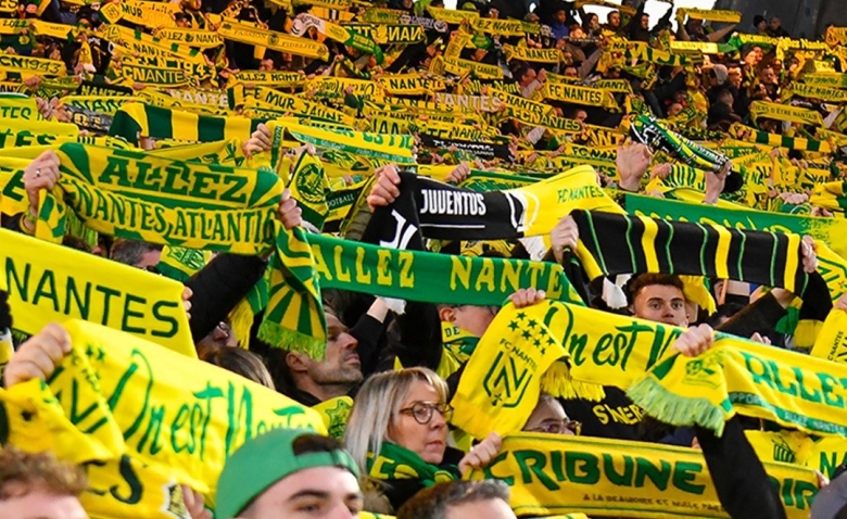 Illustration : "FC Nantes : Un record historique pour les supporters Canaris !"