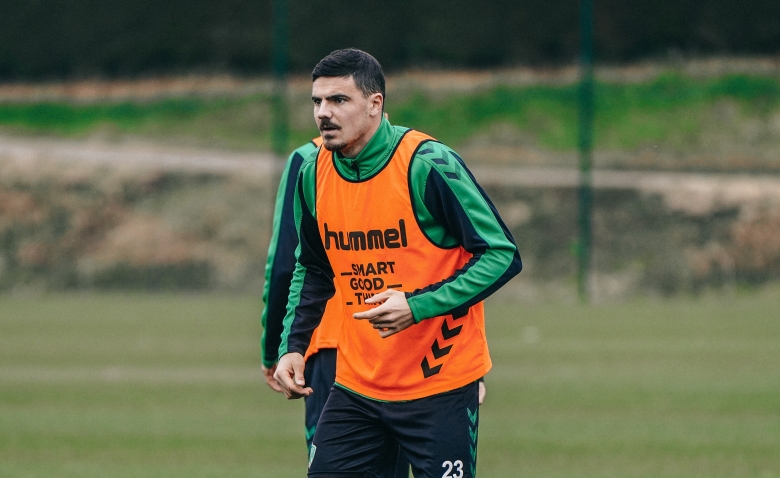 Illustration : "ASSE : Plusieurs changements pour Batlles contre Nîmes"