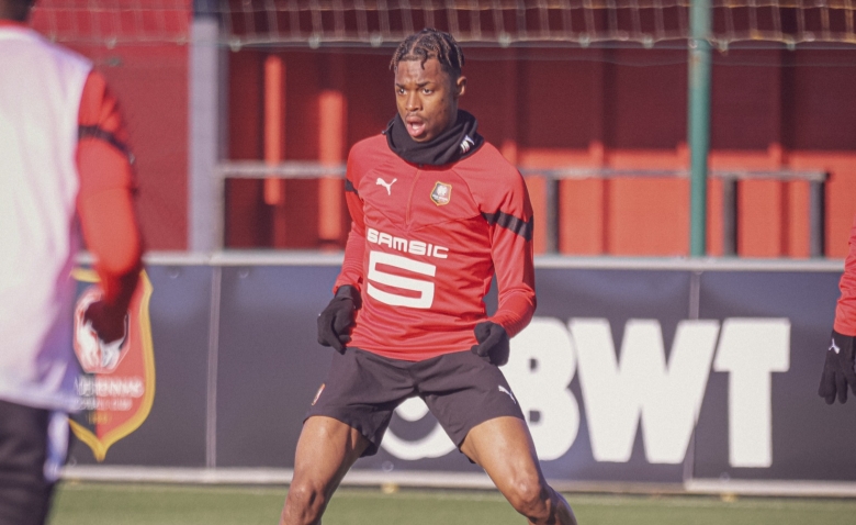 Illustration : "Stade Rennais : Un joueur de Génésio au cœur du débat pour le onze de jeudi"