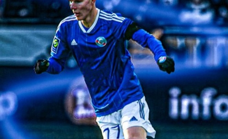 Illustration : "RC Strasbourg : Un joueur au centre des débats !"