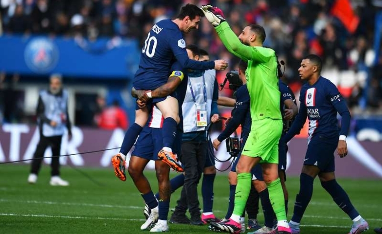 Illustration : "Mercato PSG : Un départ inévitable ? "