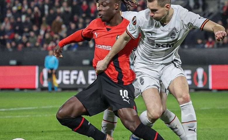 Illustration : "Stade Rennais -  Shakthar : Pourquoi le but ukrainien a-t-il été refusé ?"