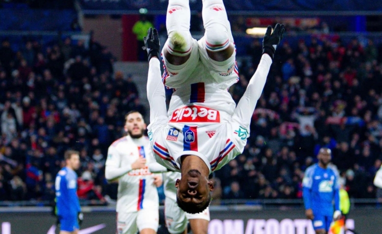 Illustration : "OL-GF38 : Lyon fait le break, mais ne convainc pas  !"