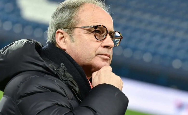 Illustration : "Mercato PSG : Paris face à une mauvaise nouvelle pour l'été "