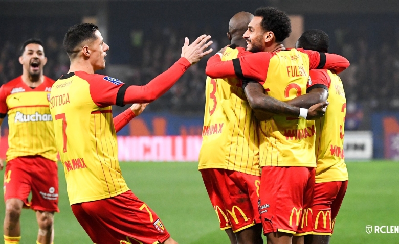 Illustration : "Mercato Lens : Une signature importante manquée pour un détail frustrant "