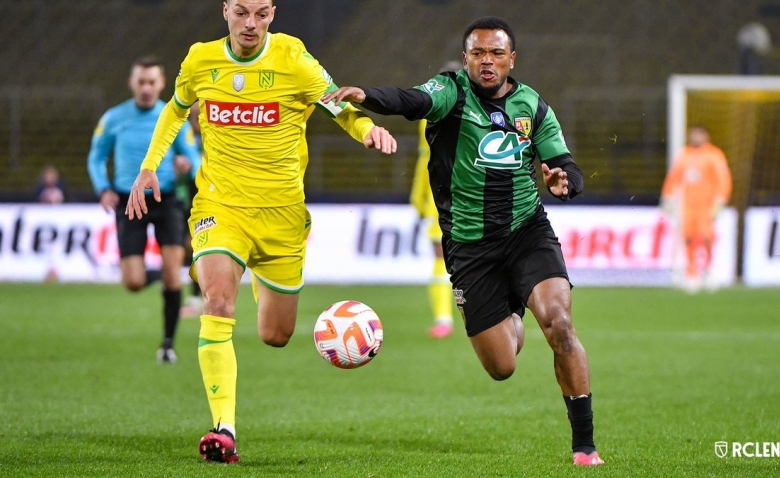 Illustration : "RC Lens : Des décisions surprenantes dans le onze de départ contre Lille ?"