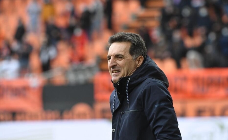 Illustration : "AJ Auxerre : Un changement délicat pour Pélissier contre Rennes ?"