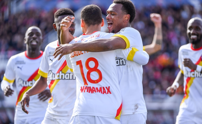 Illustration : "RC Lens : Loïs Openda réagit à son triplé historique !"