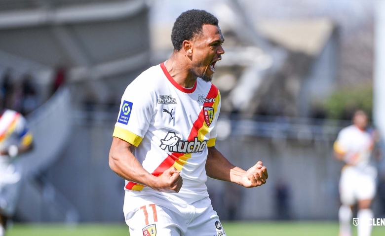 Illustration : "RC Lens : Un paradoxe notable dans la saison des Sang et Or "