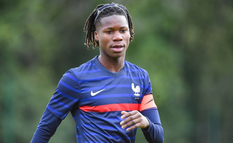 Illustration : "Mercato Lens : Nouvelle signature bouclée en vue de l'avenir"