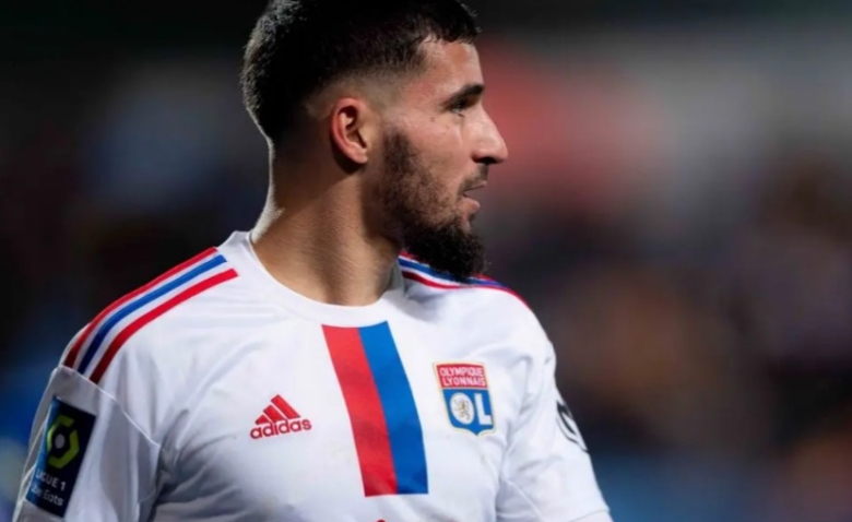 Illustration : "OL: un joueur retourne sa veste sur l'EDF"