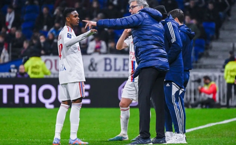 Illustration : "OL : Une décision polémique réaffirmée en interne ! "