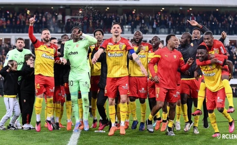Illustration : "RC Lens: un Lensois réclamé à l'autre bout du monde !"