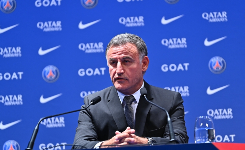 Illustration : "Mercato PSG : Un deal surprenant provenant d’un départ ?"