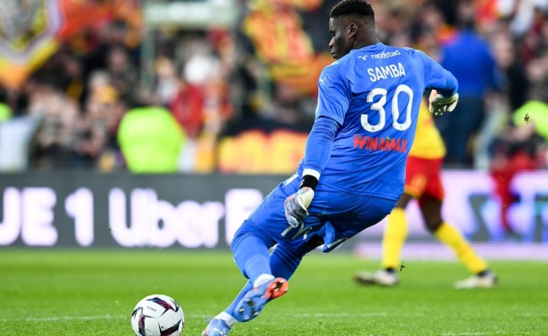 Illustration : "Mercato Lens : Un départ d’envergure à anticiper ?"